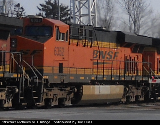 BNSF 6352